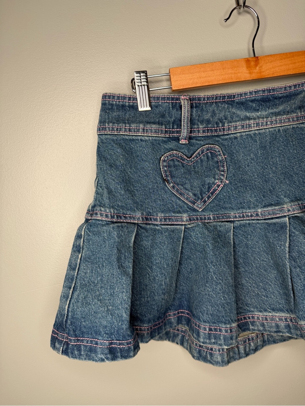 NWT Hot Topic Sweet Society Heart Patch Pleated Denim Skirt - Picture 4 of 10